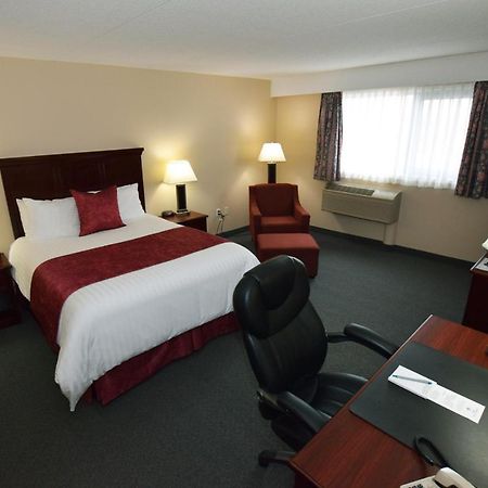 Lakeland Inn Hotel Cold Lake Esterno foto