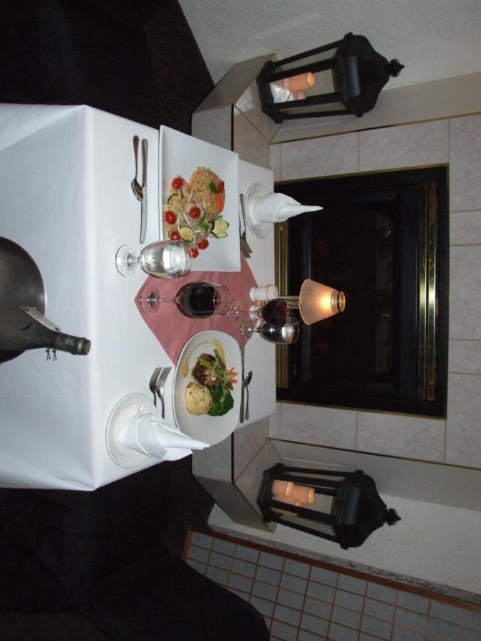 Lakeland Inn Hotel Cold Lake Esterno foto