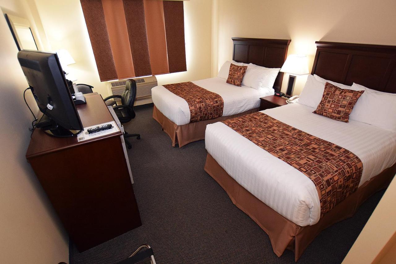 Lakeland Inn Hotel Cold Lake Esterno foto