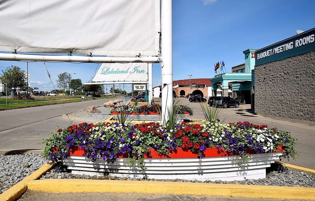 Lakeland Inn Hotel Cold Lake Esterno foto