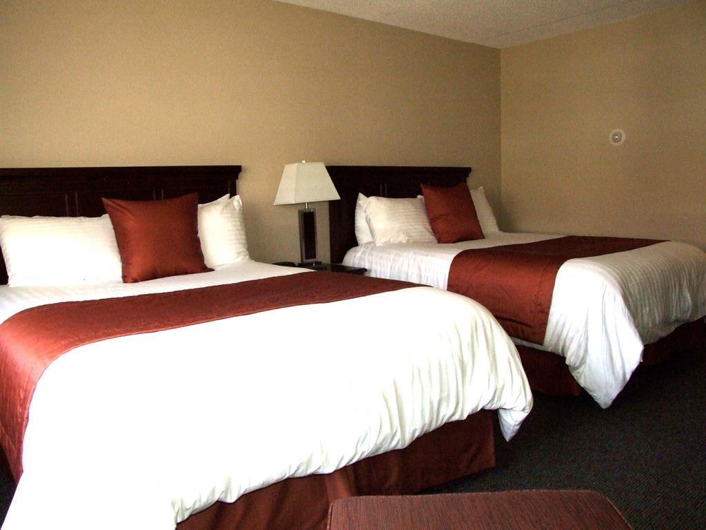 Lakeland Inn Hotel Cold Lake Esterno foto