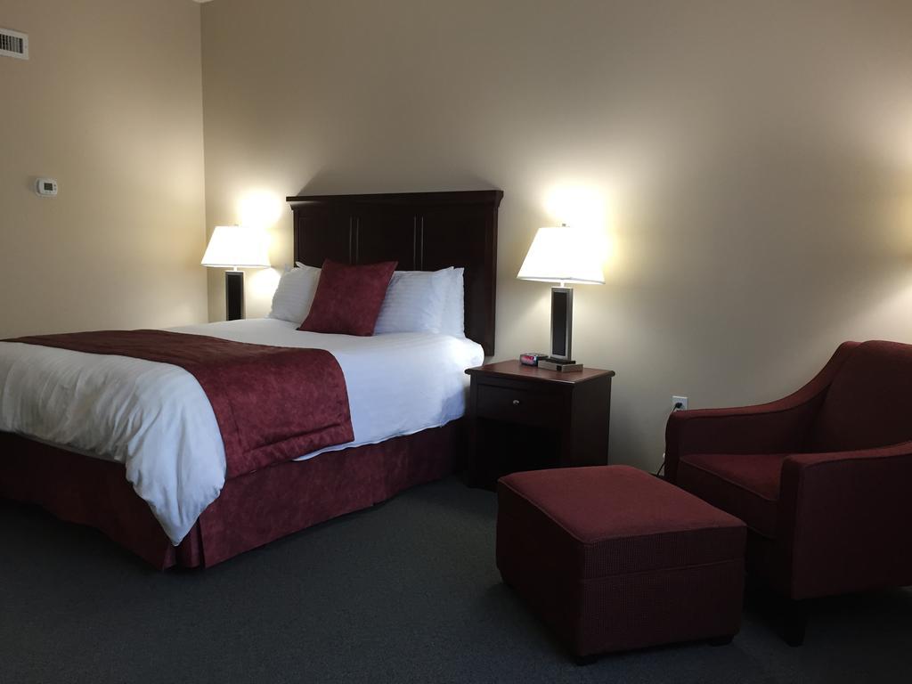 Lakeland Inn Hotel Cold Lake Esterno foto