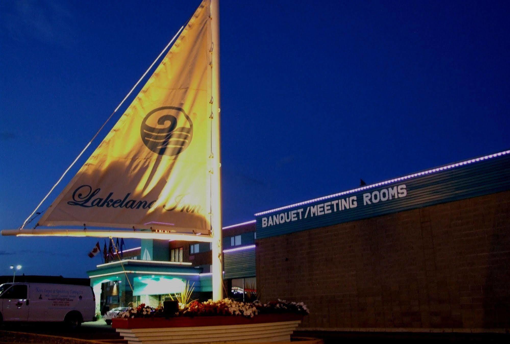 Lakeland Inn Hotel Cold Lake Esterno foto