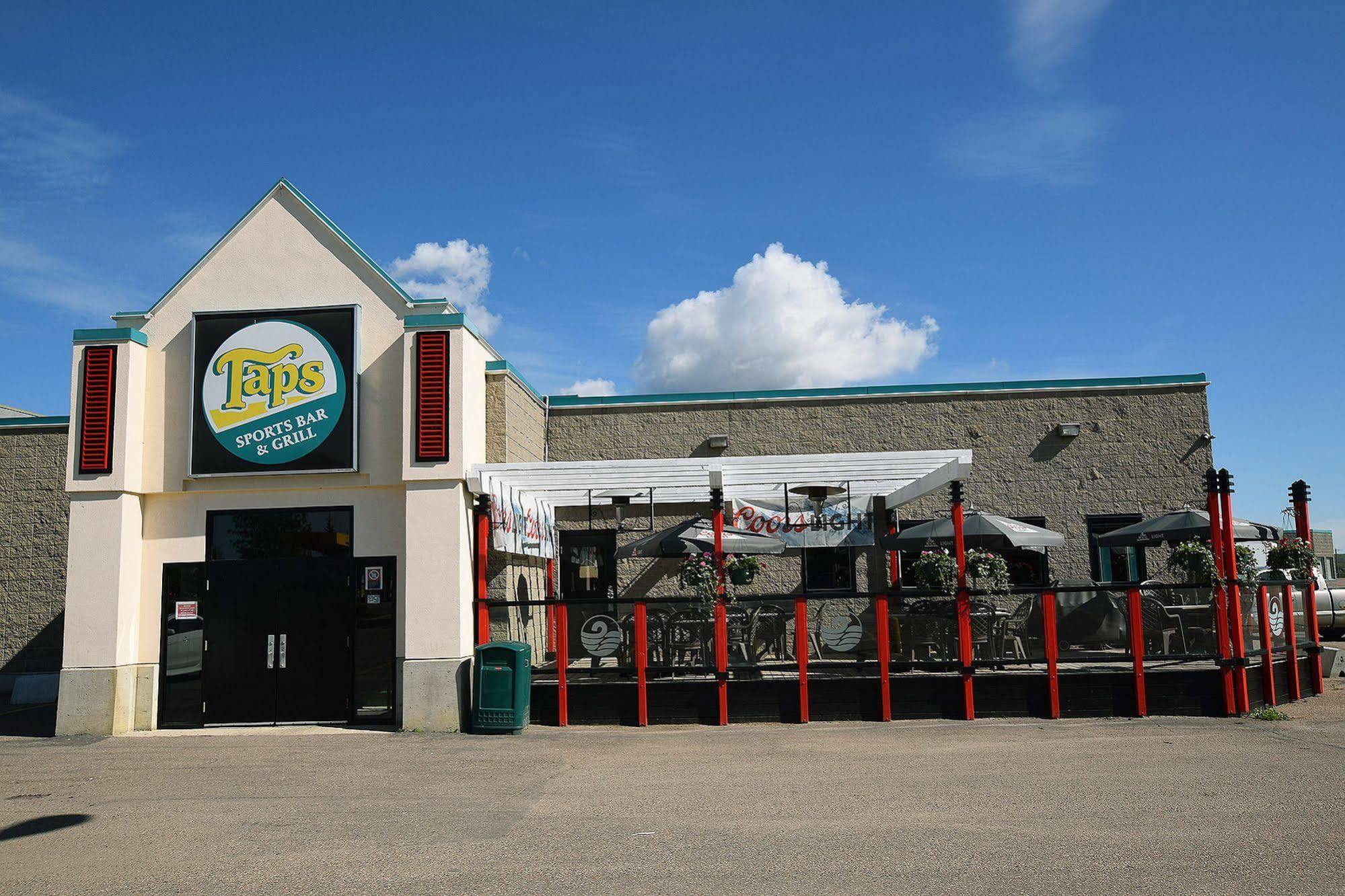 Lakeland Inn Hotel Cold Lake Esterno foto